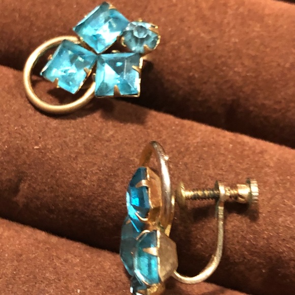 Vintage Blue rhinestone non-pierced earrings - Picture 1 of 2